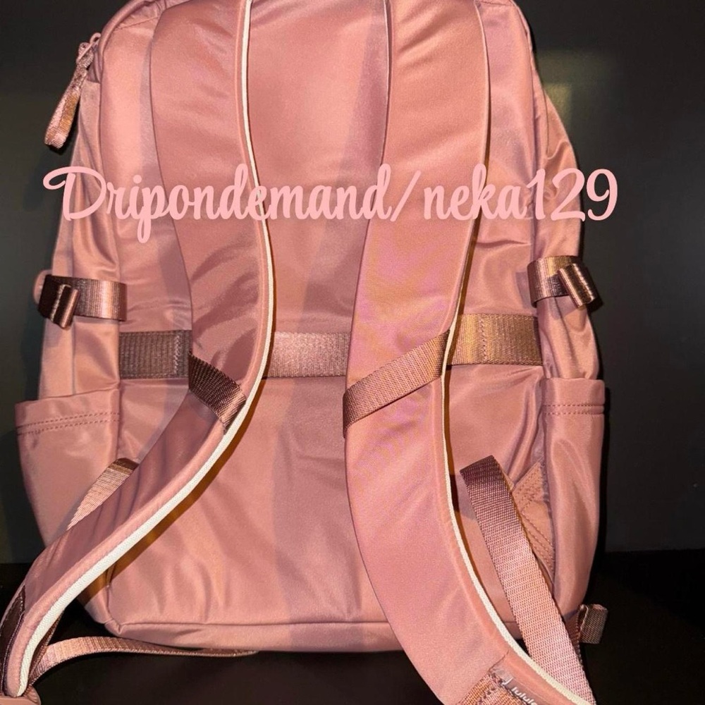 Lululemon New Crew Backpack 22L Updated- Spiced Chai - Picture 4 of 9